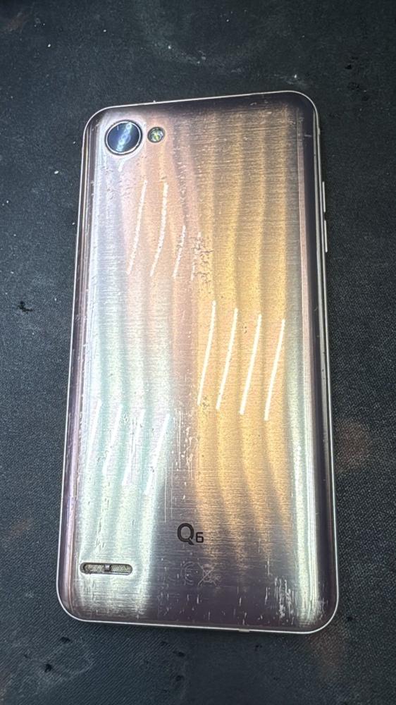 Мобильный телефон LG 3/32